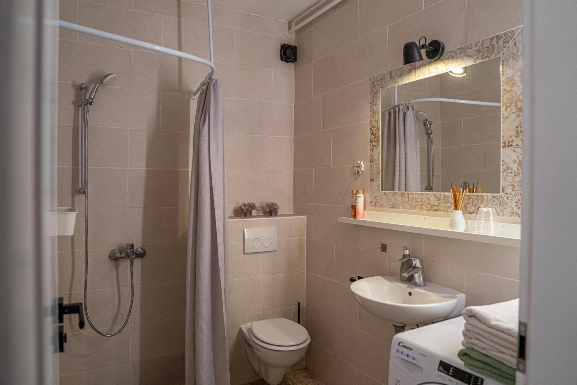 Apartman Frida ซาเกร็บ ภายนอก รูปภาพ